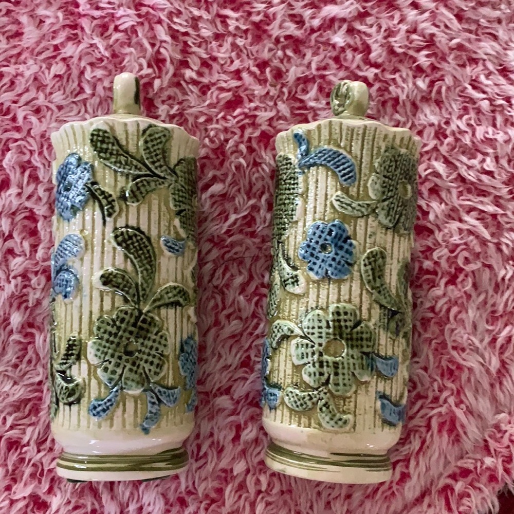 Vintage Salt and PepperShaker E-3852 Inarco